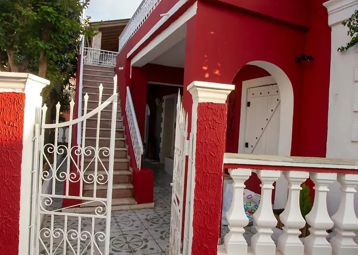 Archontissa Sea View House شقة *