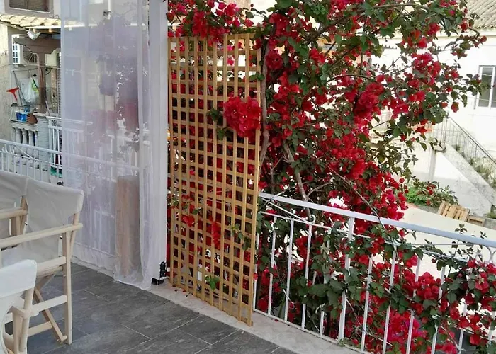Archontissa Sea View House شقة Mesongí